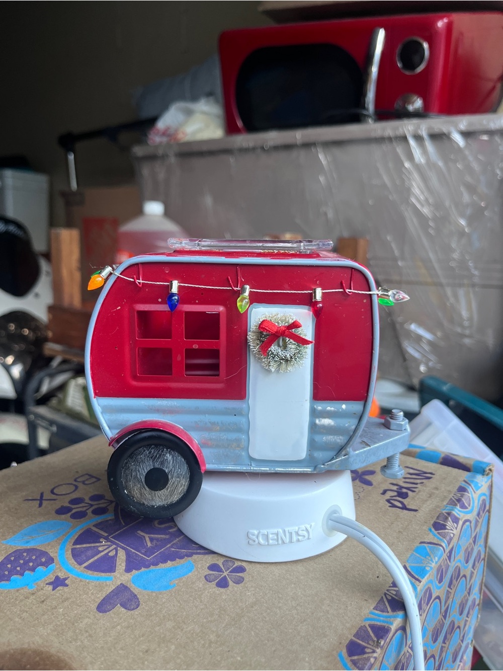 Scentsy Red and Silver Holiday Camper Wax Warmer with Mini Lights